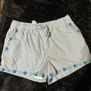Women’s size L Vineyard Vine embroidered shorts